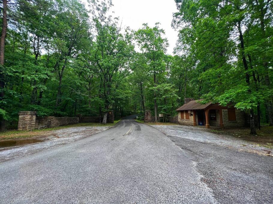 Coyote Cabin At Woodland Retreat At Desoto Beside Desoto State Park Fort Payne Ngoại thất bức ảnh